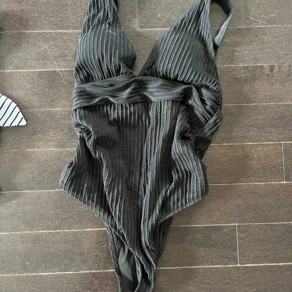 Maternity Swim Wear - Picture 4 of 6